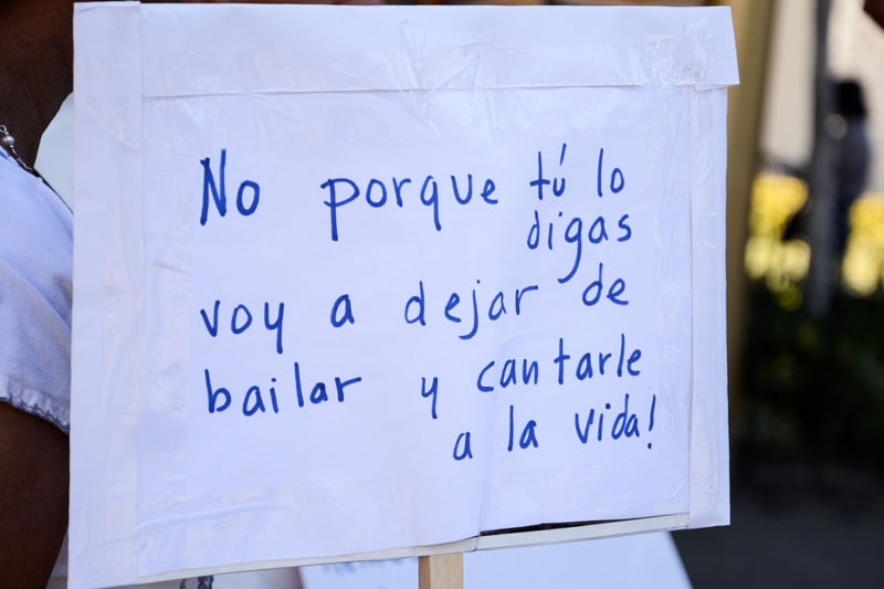 Fandango callejero jaraneros Puebla protesta represión 17 febrero 2014. Foto Marlene Martínez 2